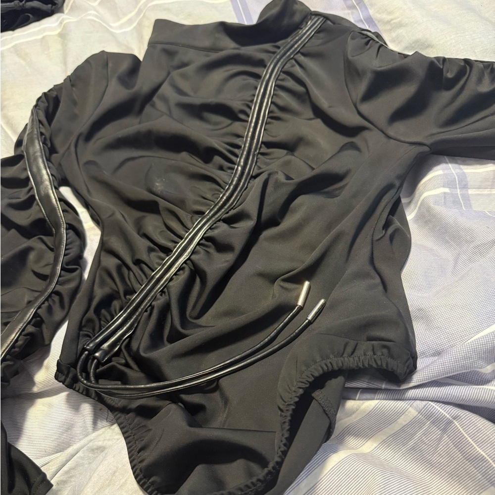 Manure de voir black bodysuit size 12
